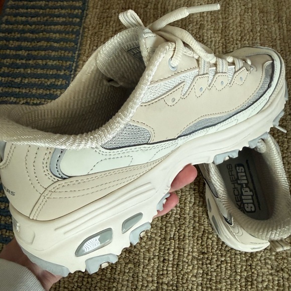 Skechers D’Lites Hands Free Slip-in Sneakers - Picture 9 of 10